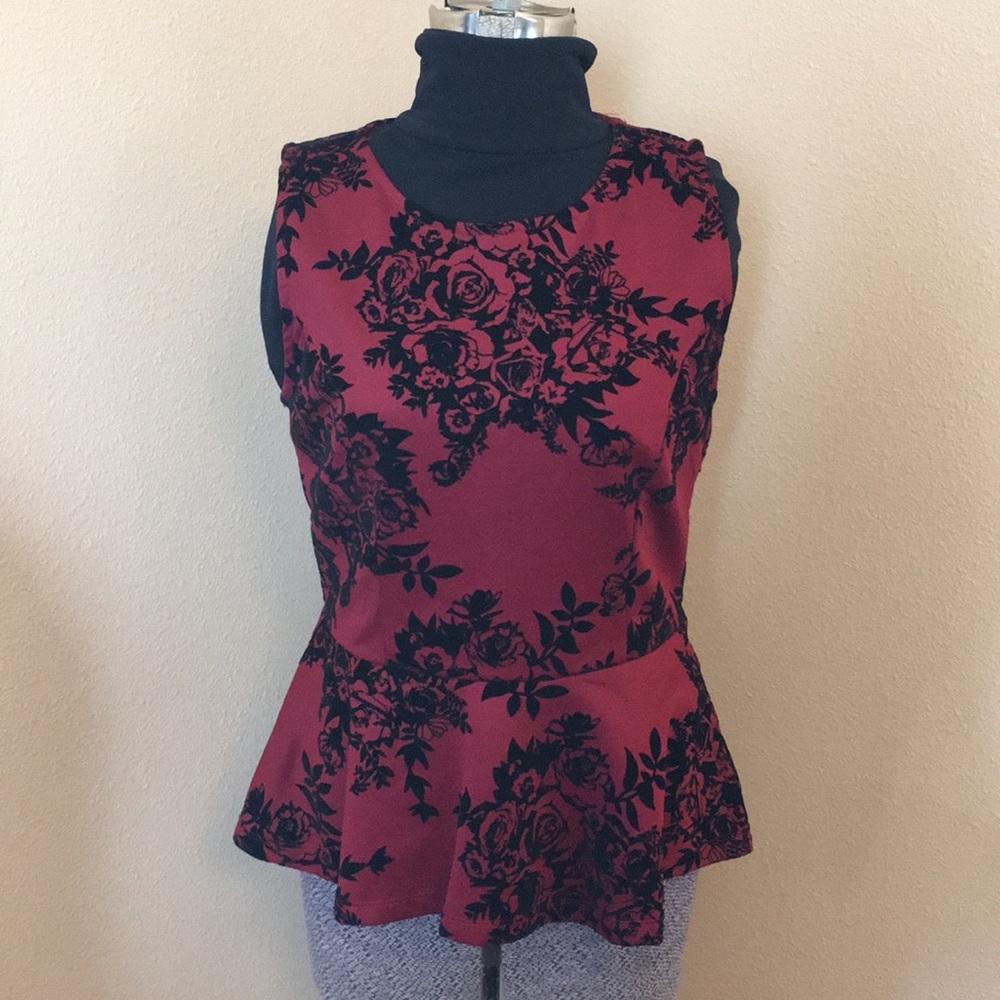 Forever 21 Burgundy & Velvet Blk floral design top junior size Large